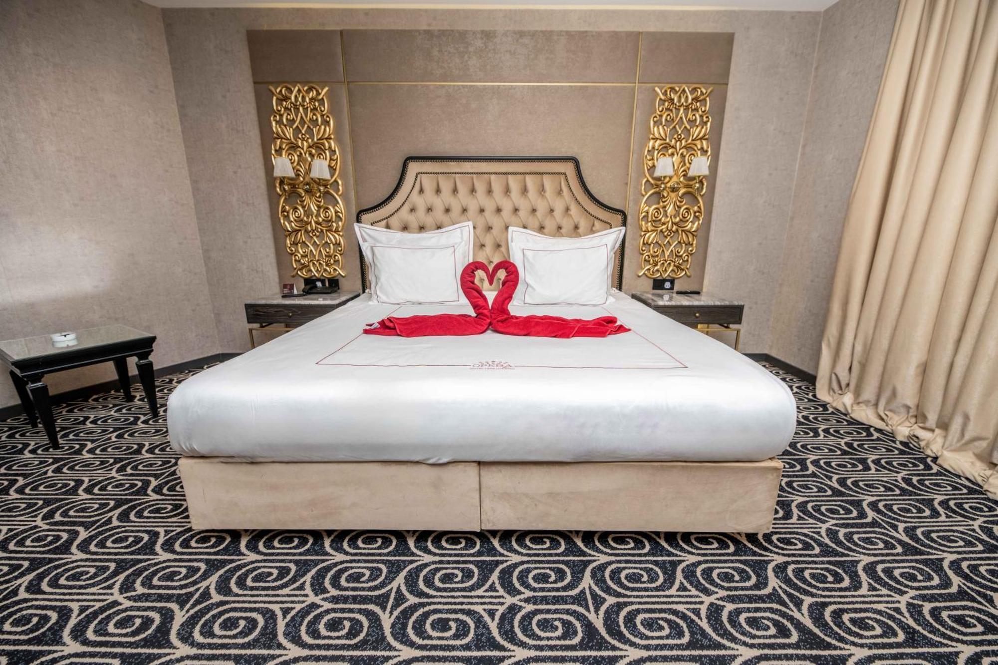 Grand Opera Hotel & Casino & Spa Kerínia Kültér fotó