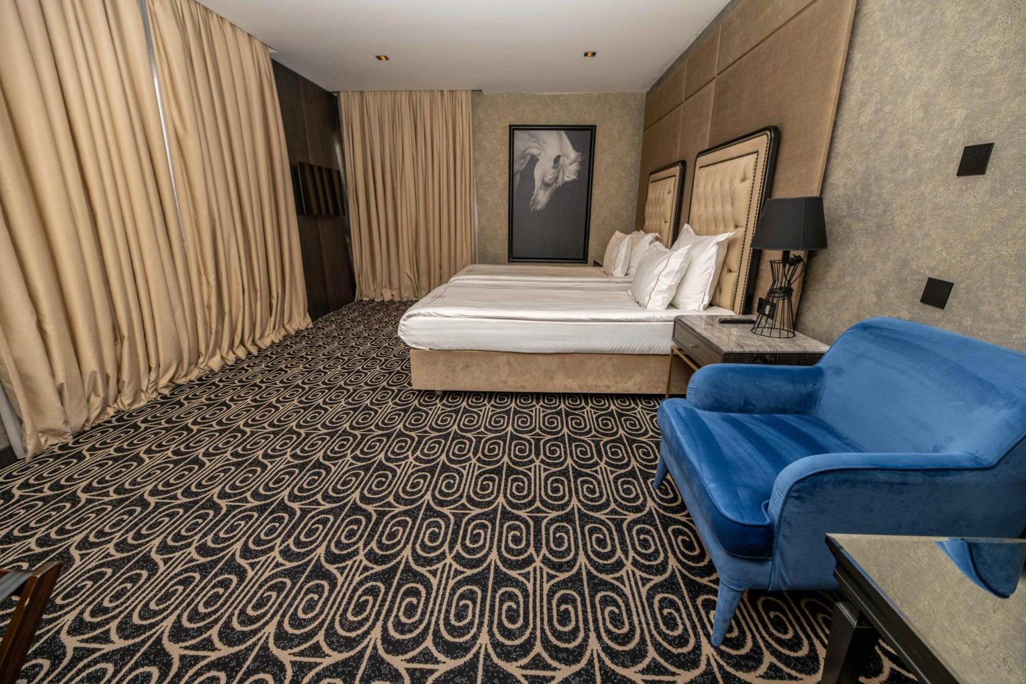 Grand Opera Hotel & Casino & Spa Kerínia Kültér fotó