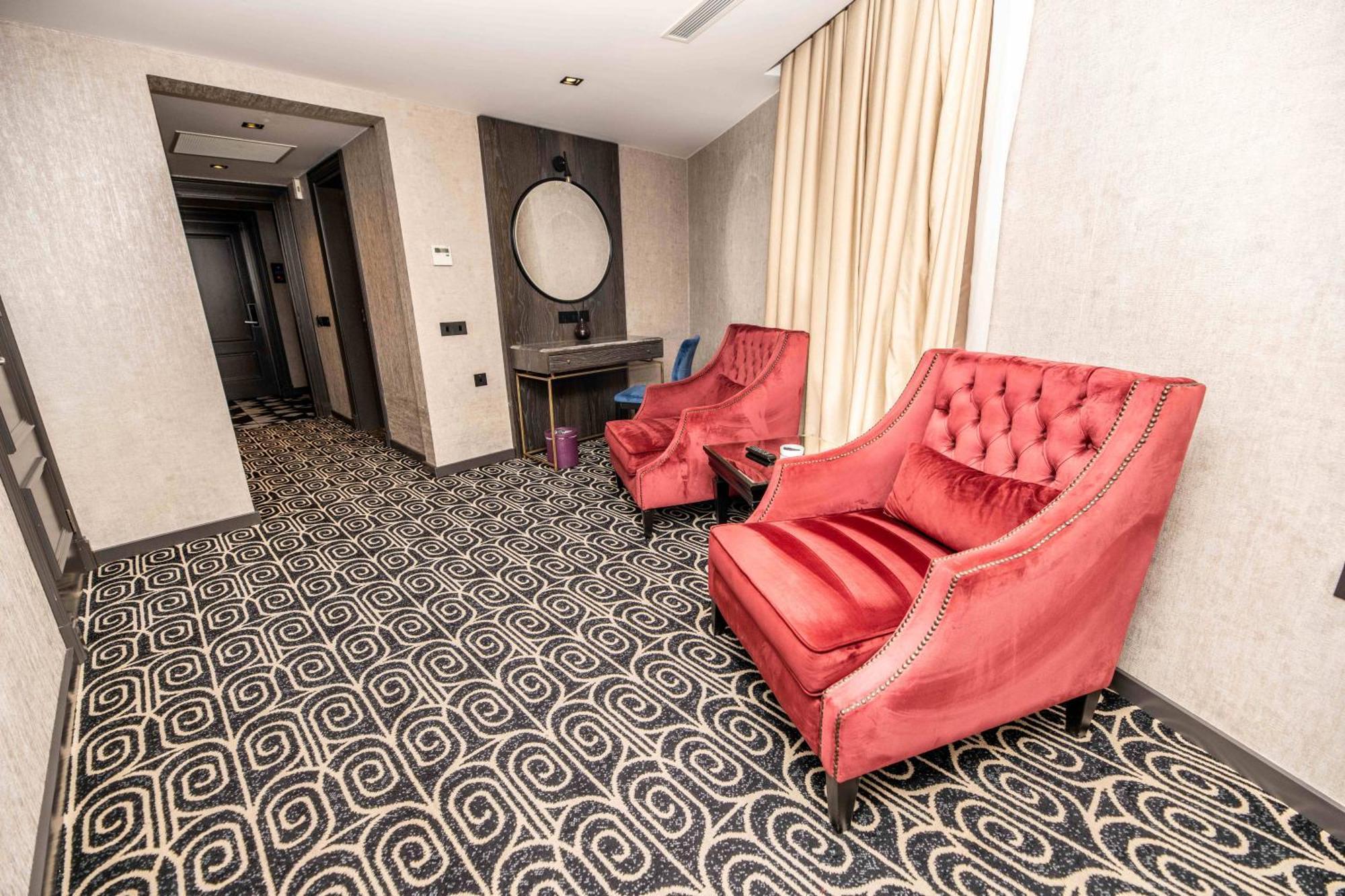 Grand Opera Hotel & Casino & Spa Kerínia Kültér fotó