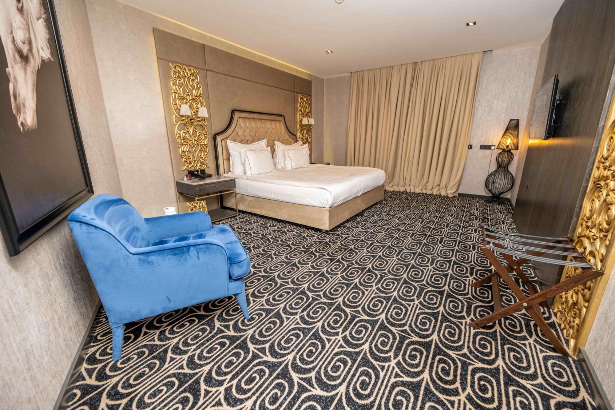 Grand Opera Hotel & Casino & Spa Kerínia Kültér fotó